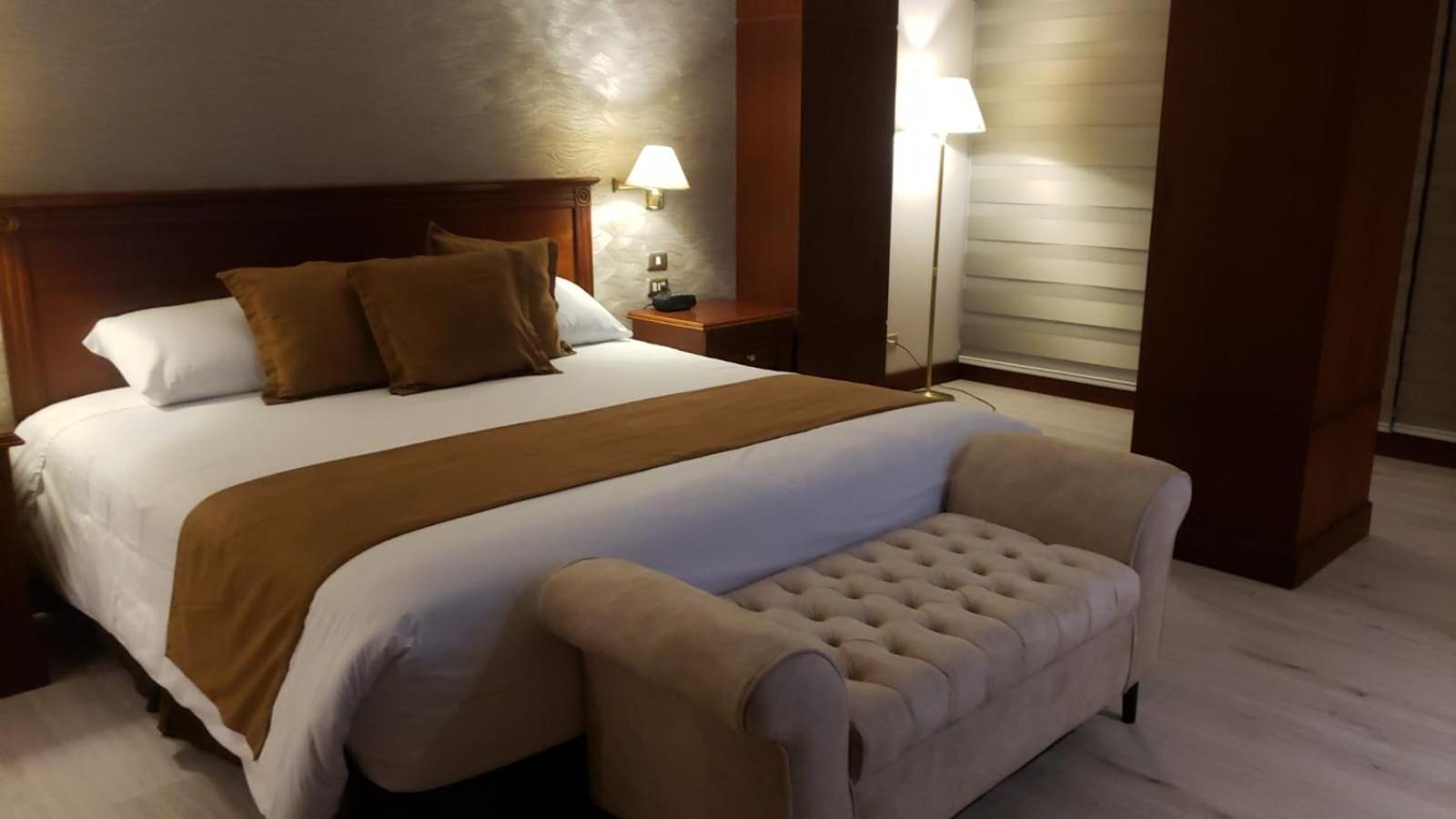 Hotel Emperador Ambato Eksteriør bilde