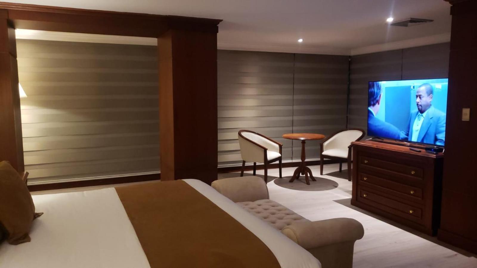 Hotel Emperador Ambato Eksteriør bilde