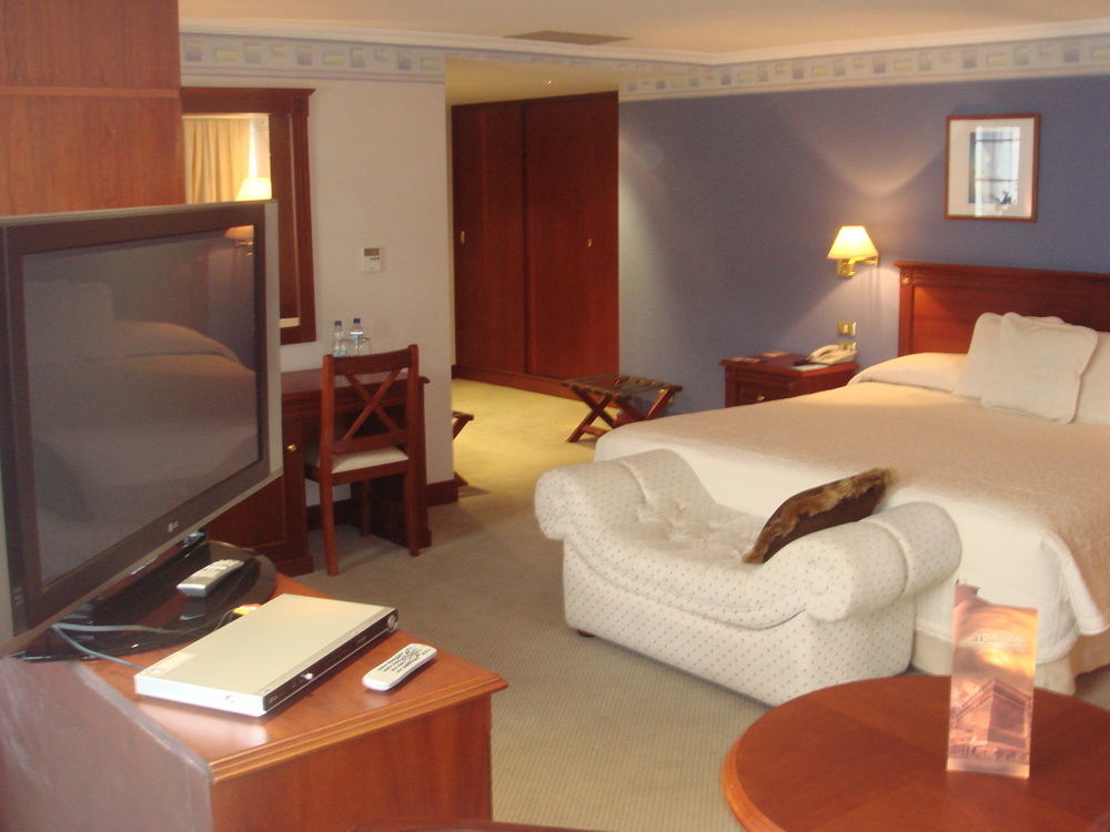 Hotel Emperador Ambato Eksteriør bilde