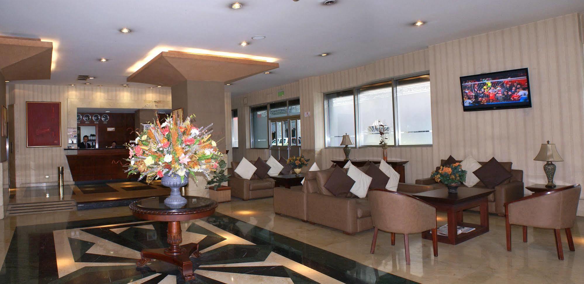 Hotel Emperador Ambato Eksteriør bilde