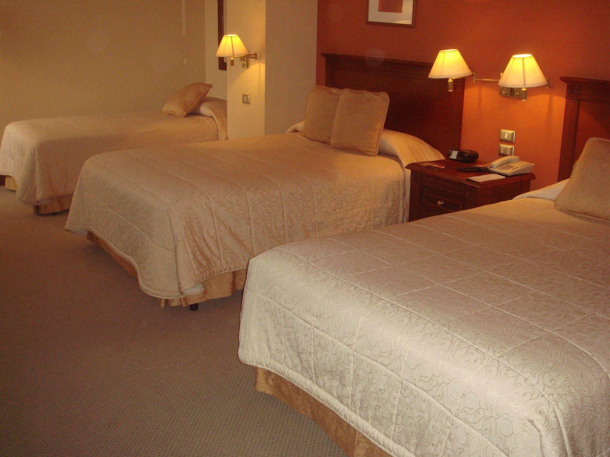 Hotel Emperador Ambato Eksteriør bilde